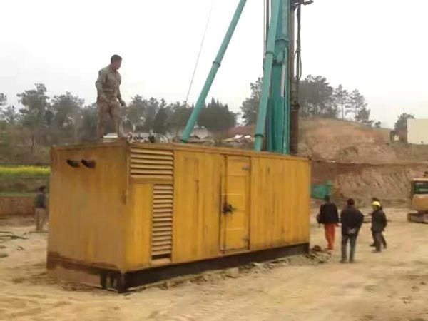 江陵如何判断水冷式机油散热器密封件是否需要更换？